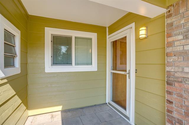 204 Mildred Ln in Benbrook, TX - Foto de edificio - Building Photo