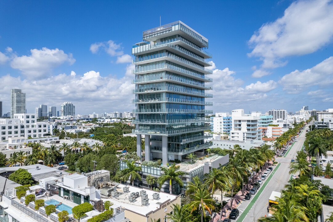 Glass in Miami Beach, FL - Building Photo