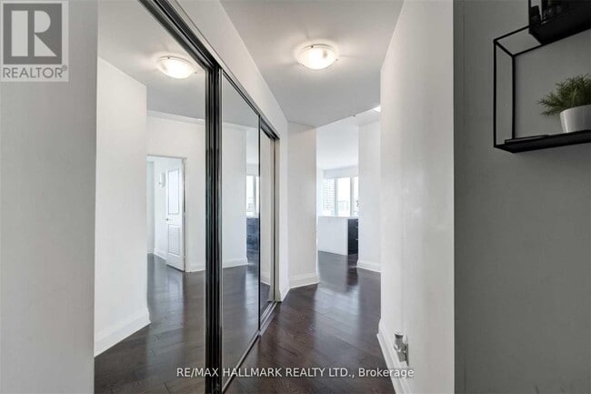 65 St Mary St in Toronto, ON - Building Photo - Building Photo