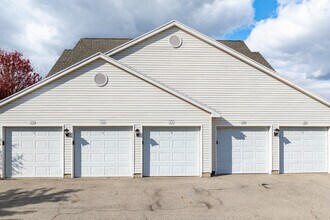 Life is Better at THE LINKS Apartments in Marysville, OH - Building Photo - Building Photo