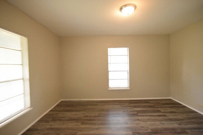 2909 Bonham St, Unit 2909 A BONHAM in Paris, TX - Building Photo - Building Photo