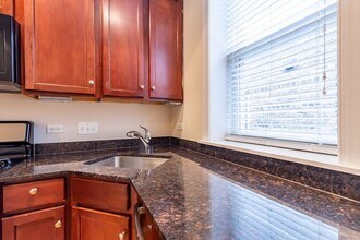 3212 N Clifton Ave, Unit W4 in Chicago, IL - Foto de edificio - Building Photo