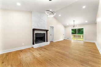 4043 Chedworth Way in Stone Mountain, GA - Building Photo - Building Photo