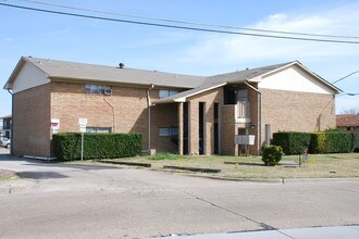 Pharaoh's Court in Mesquite, TX - Foto de edificio - Building Photo