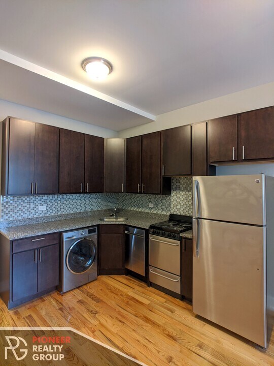 2752 N Mildred Ave, Unit 1 in Chicago, IL - Foto de edificio