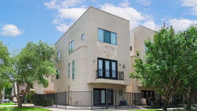 731 Reinerman St in Houston, TX - Building Photo - Building Photo