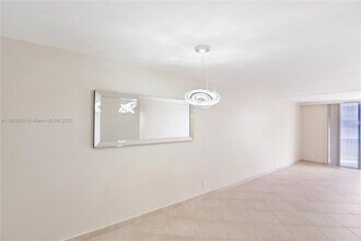 16740 NE 9th Ave in North Miami Beach, FL - Building Photo - Building Photo