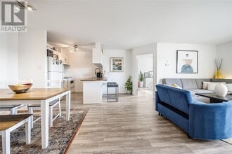 1390 Lauzon Rd in Windsor, ON - Building Photo - Building Photo