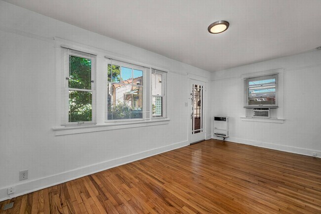 660 Ocean Park Blvd in Santa Monica, CA - Building Photo - Building Photo