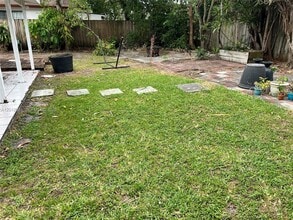 472 NW 51st Ave in Miami, FL - Building Photo - Building Photo