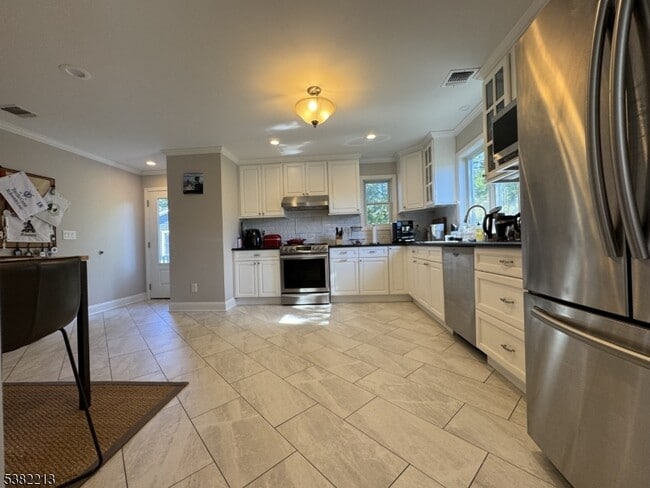 property at 4 Alma Ave