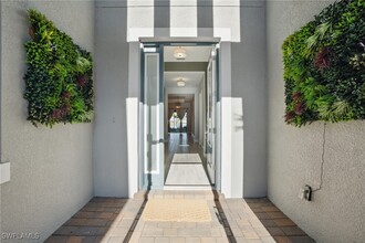 3995 Pegasus Wy in Naples, FL - Building Photo - Building Photo