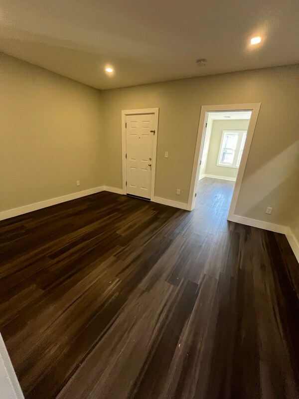 158 Sanford St in East Orange, NJ - Building Photo - Building Photo