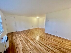 3 Brickyard Rd, Unit 17B in Farmington, CT - Building Photo - Building Photo