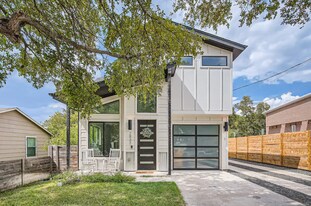 2932 E 13th St in Austin, TX - Building Photo
