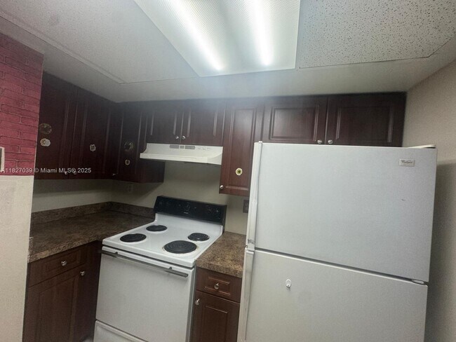 2200 NW 59th Terrace in Lauderhill, FL - Building Photo - Building Photo