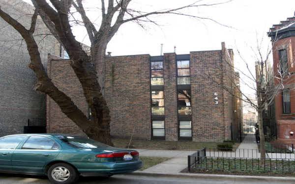 643 W Barry Ave in Chicago, IL - Building Photo - Building Photo