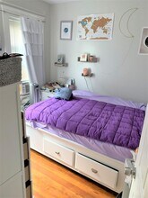 57 Marion St, Unit 1 in Medford, MA - Foto de edificio - Building Photo