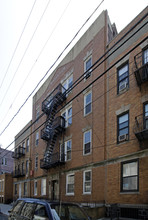 Hudson View in West New York, NJ - Building Photo - Building Photo