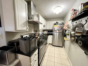 11 Murdock St, Unit 2 in Somerville, MA - Building Photo - Building Photo