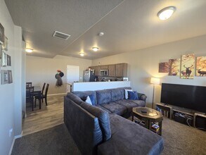 7662 Spruce Pne Grv in Colorado Springs, CO - Building Photo - Building Photo