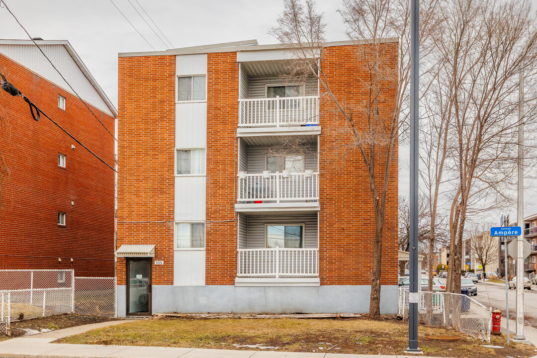 385 Ampère Av in Laval, QC - Building Photo