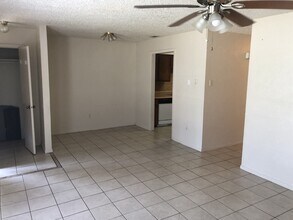 220 W 4th St in Irving, TX - Building Photo - Building Photo