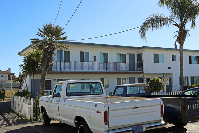 820 S Myers St in Oceanside, CA - Building Photo - Building Photo