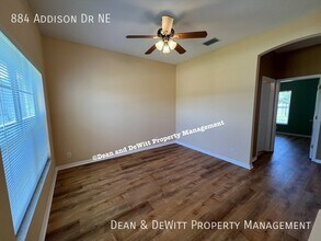 884 Addison Dr NE in St. Petersburg, FL - Building Photo - Building Photo
