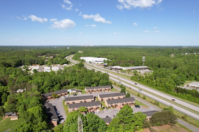 Linville Ridge Apartments in Winston-Salem, NC - Foto de edificio - Building Photo