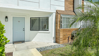 2577 Bessie St in Delray Beach, FL - Foto de edificio - Building Photo