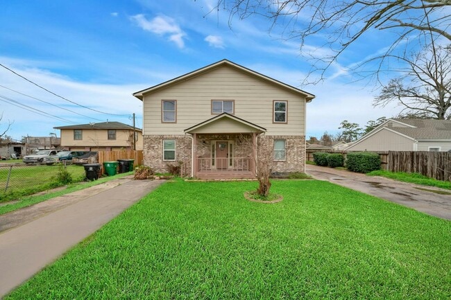 1917 Sadler St in Houston, TX - Building Photo - Building Photo