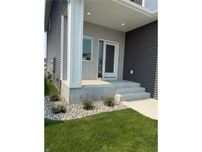 5480 Lori Ln W in West Fargo, ND - Building Photo - Building Photo