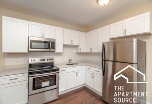 6831 21st St, Unit 1E