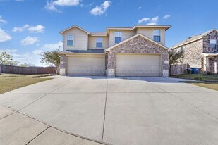 3906 Ashton Dr in Sanger, TX - Building Photo