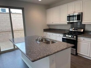 560 E Vodden St in Rialto, CA - Building Photo - Building Photo