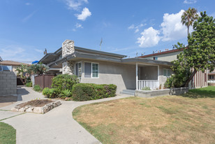 2705 W Rosecrans Ave Apartments