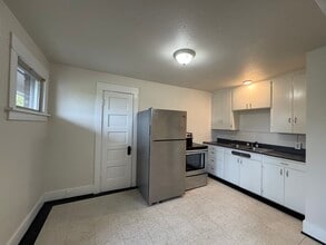 1301 S 6th Ave in Tacoma, WA - Building Photo - Building Photo