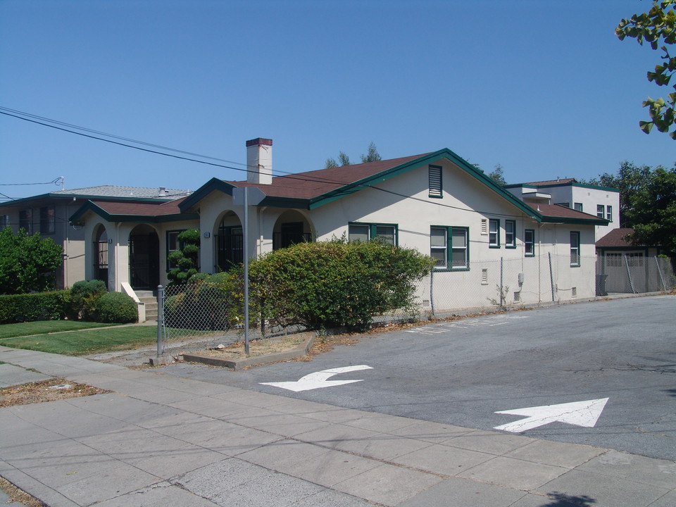 1214 - 1216 Capuchino in Burlingame, CA - Foto de edificio