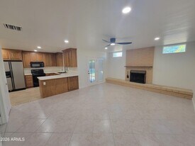 6250 E Gelding Dr in Scottsdale, AZ - Building Photo