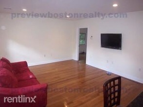 44 Greycliff Rd-Unit -APT# 2 in Boston, MA - Building Photo - Building Photo