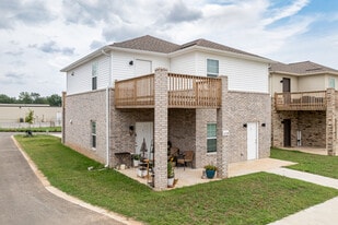 Cobblestone Farm Community Apartments in Fayetteville, AR - Building Photo