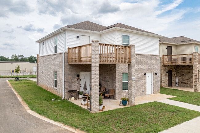 Cobblestone Farm Community Apartments