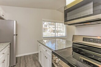 100 Terrace Dr NE in Atlanta, GA - Foto de edificio - Building Photo