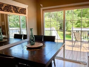 8 S Lake Dr in Savannah, GA - Building Photo - Building Photo