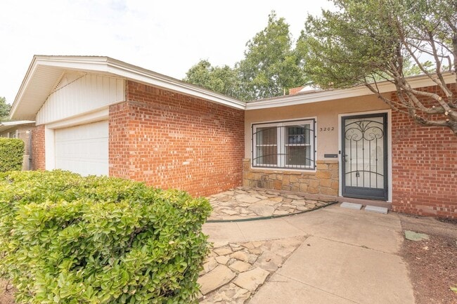 3202 45th St in Lubbock, TX - Foto de edificio - Building Photo