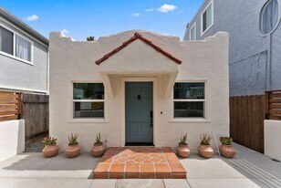 749-749.5-7495 York Ct in San Diego, CA - Building Photo