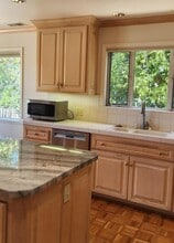 287 Portola Rd in Portola Valley, CA - Building Photo - Building Photo