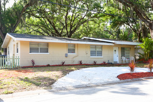 603 6th St NE Largo, FL 33770 Apartamentos