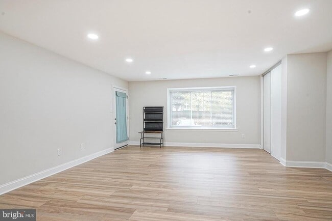 property at 4617A Aberdeen Dr